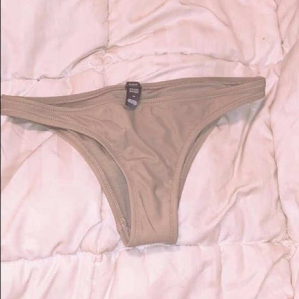 Aries cheeky bottoms